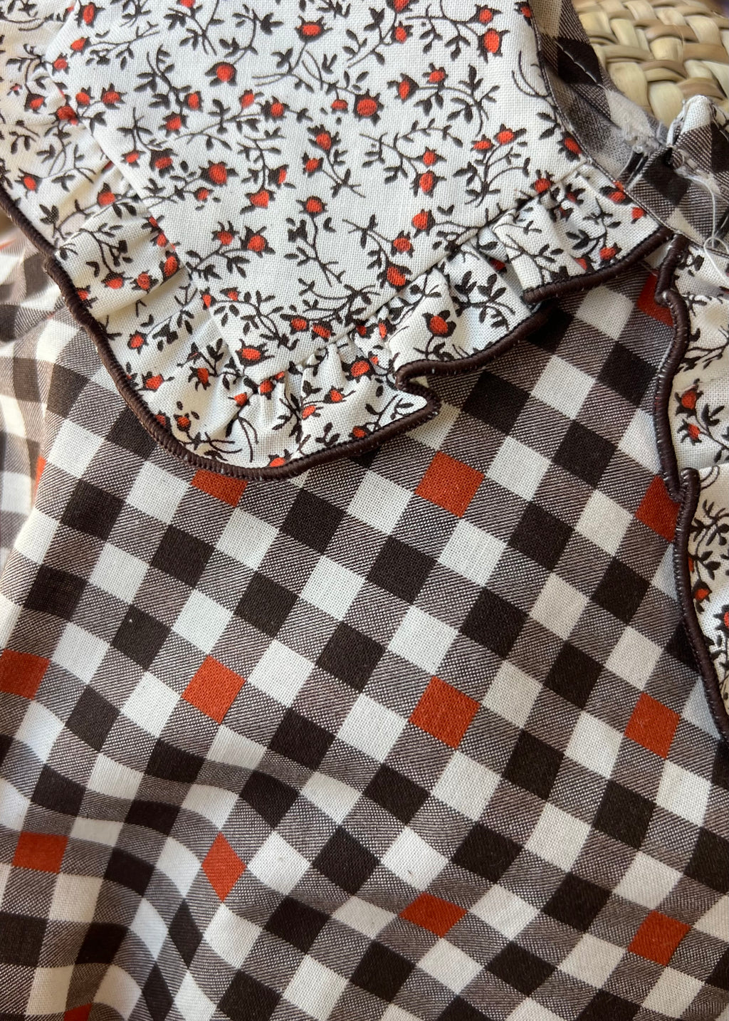Pelele chocolate y teja