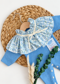 Cuello florecitas azules capita